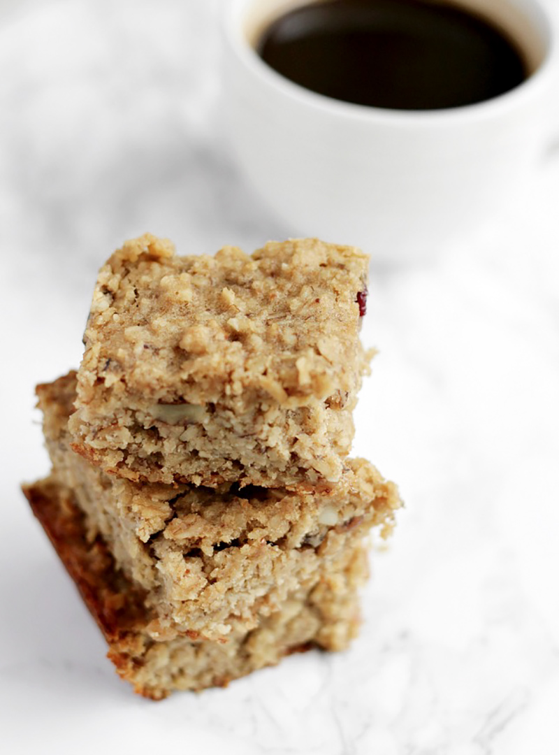 Healthy banana and oat breakfast bars- Thirteen Thoughts