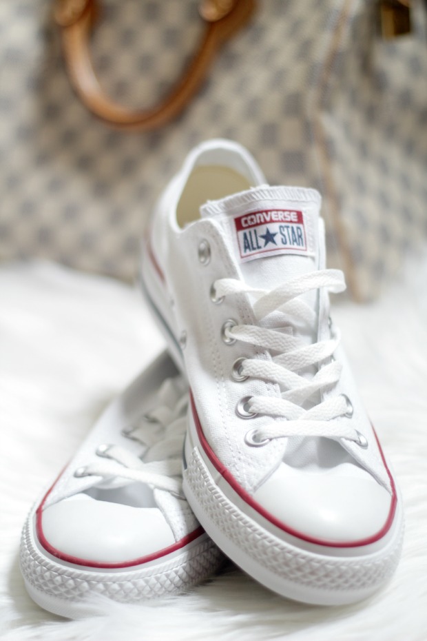 converse white shoes original